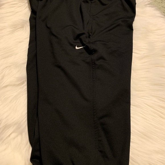2 Pair Bundle Nike Dri Fit Crop workout pants - Picture 4 of 4